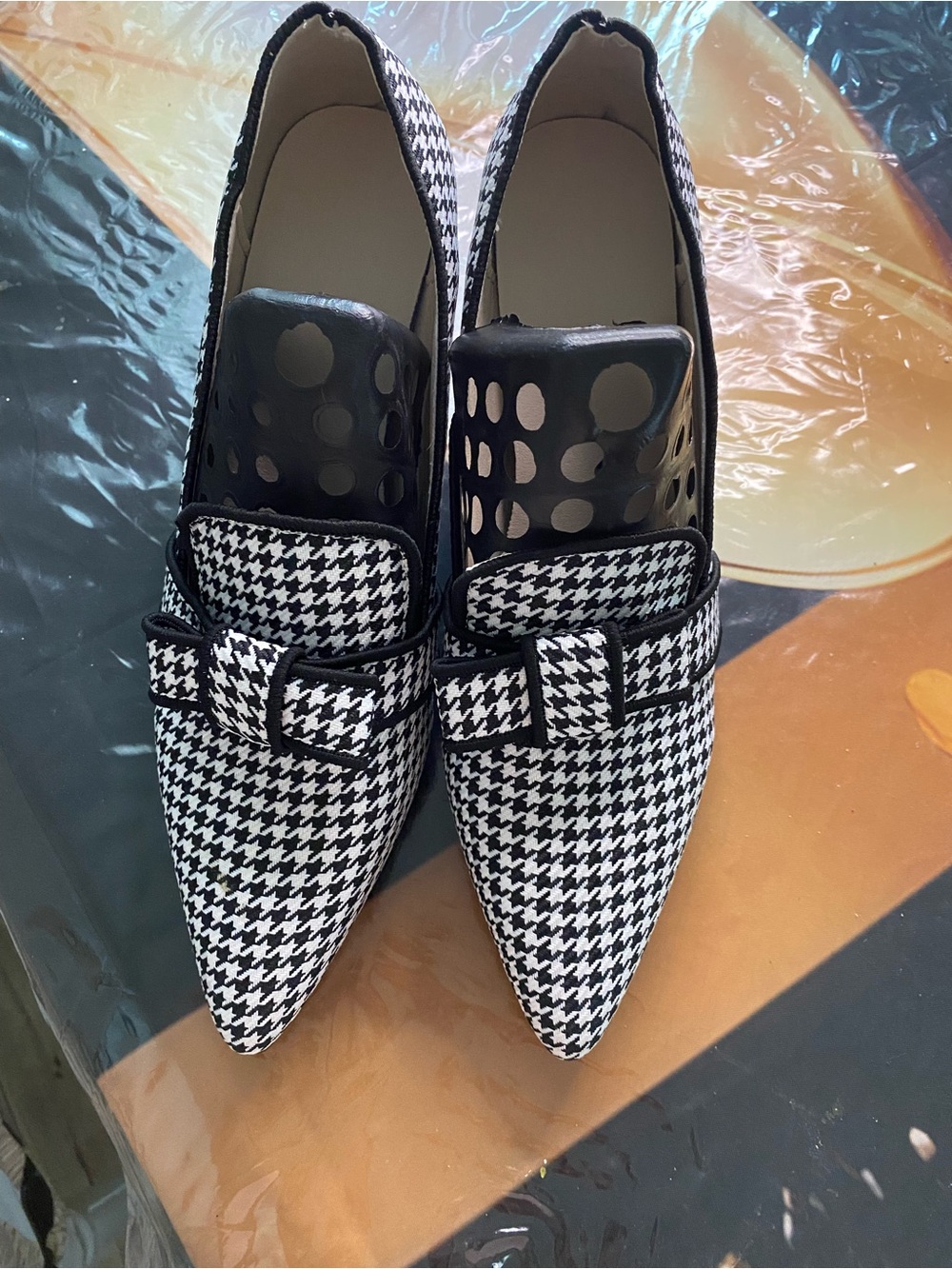 SHEIN Black & White Houndstooth Pointed Loafers